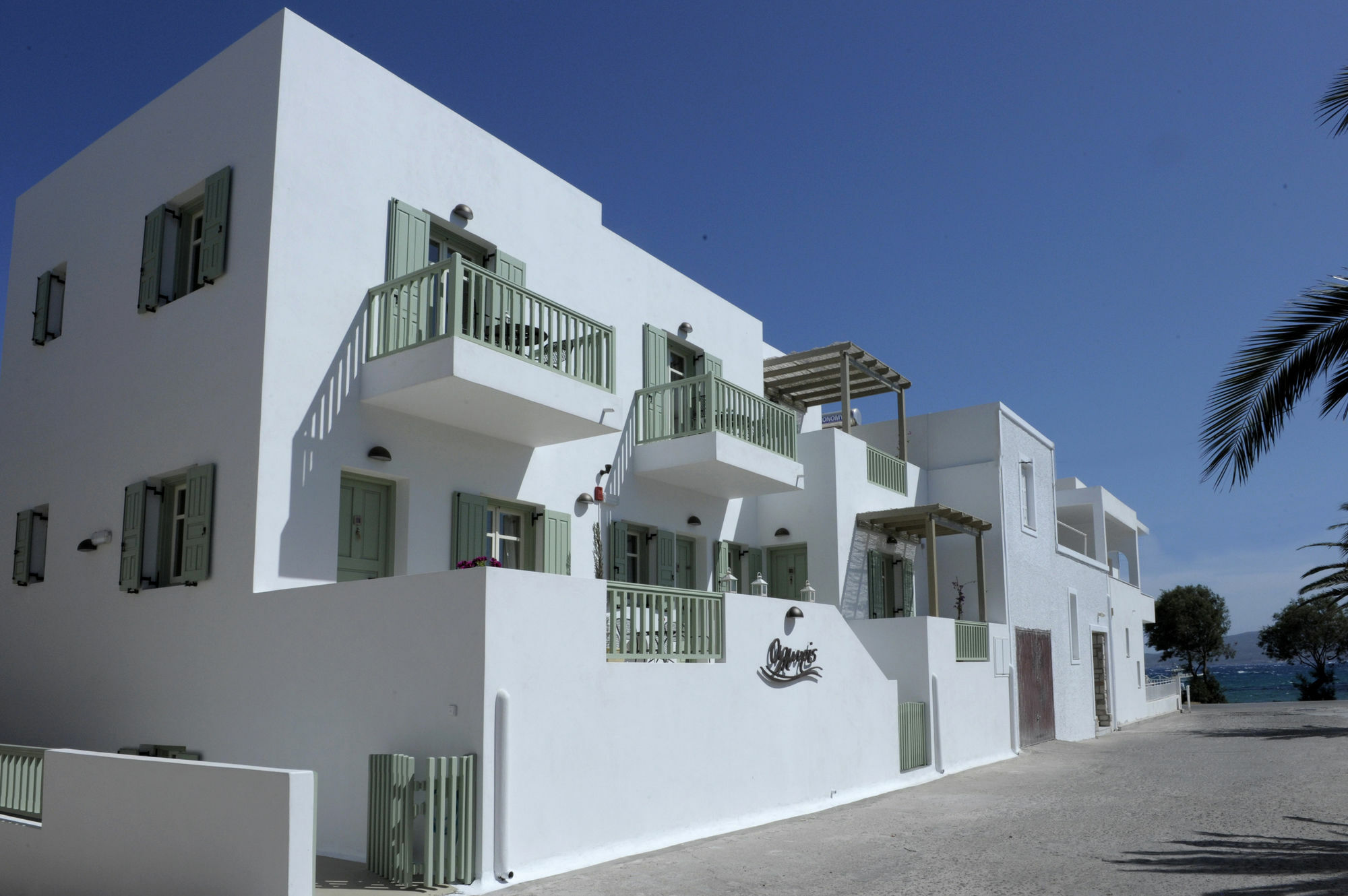 Almyris Hotel Adamantas  Luaran gambar