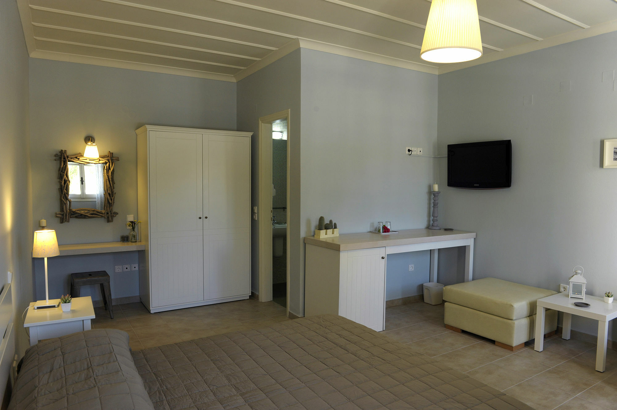 Almyris Hotel Adamantas  Luaran gambar