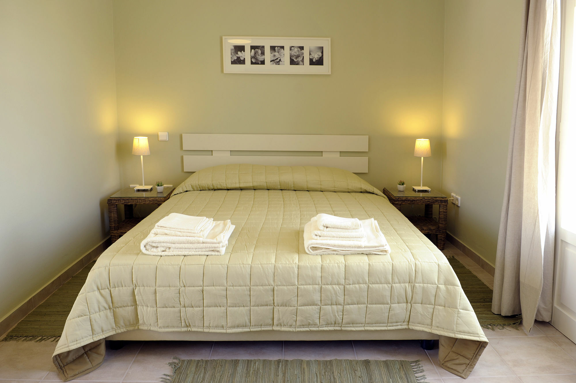 Almyris Hotel Adamantas  Luaran gambar