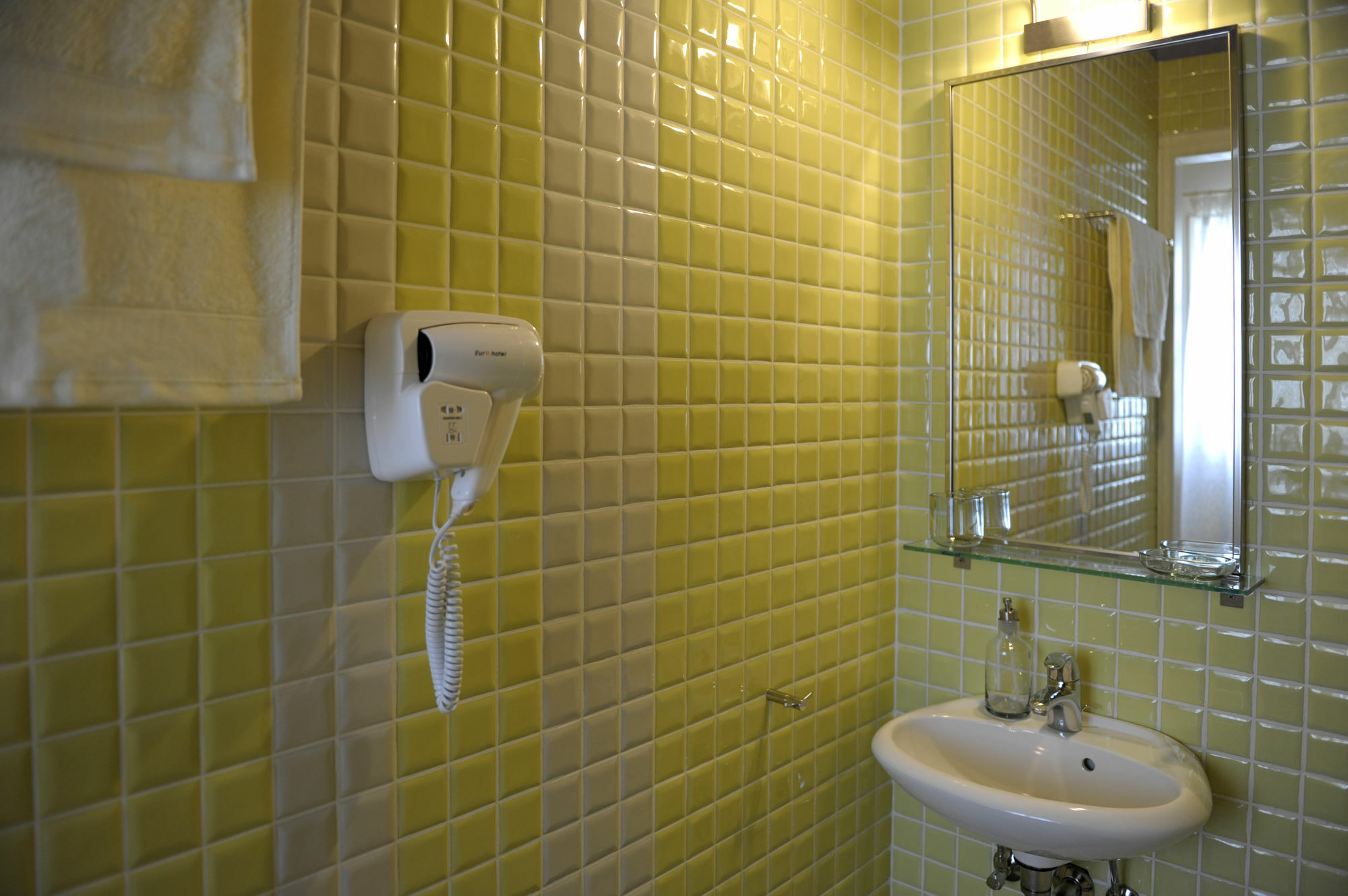Almyris Hotel Adamantas  Luaran gambar